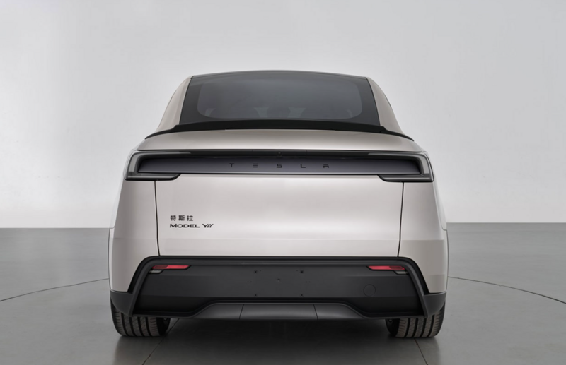 Vue arrière du Tesla Model YL avec logo chinois, version allongée à six places